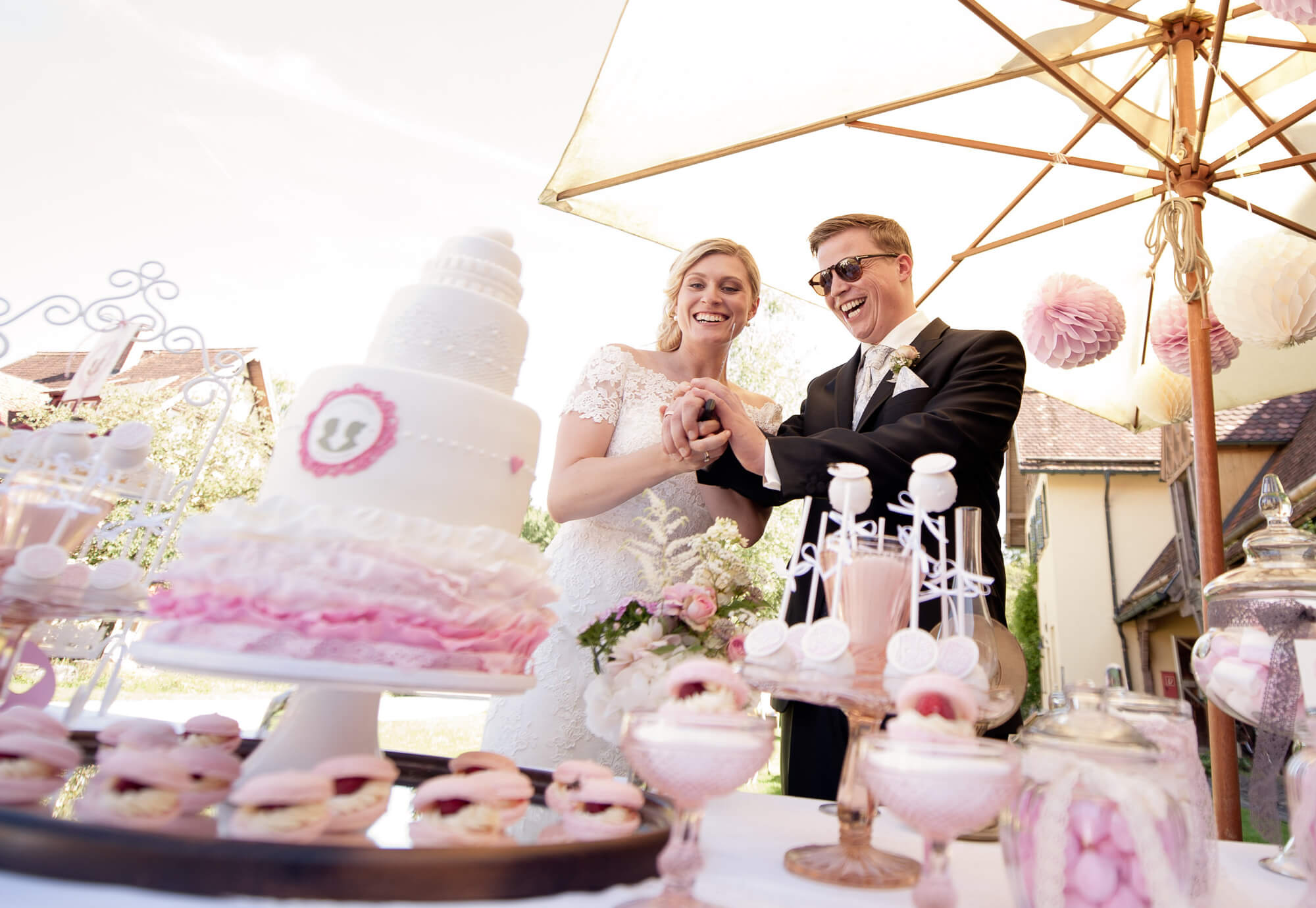 vintage Hochzeit Bayern sweettabel in weiß und rosa